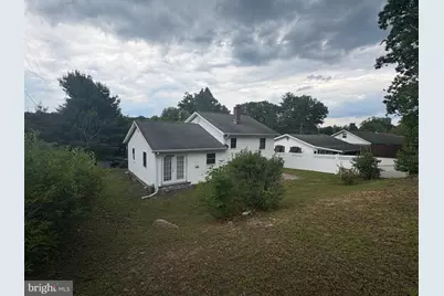 2335 W Norwegian Street, Pottsville, PA 17901 - Photo 2