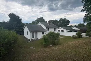 2335 W Norwegian St, Pottsville, PA 17901 - Photo 2