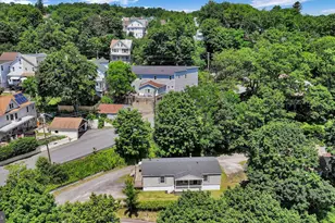 305 Pennsylvania Ave, Shenandoah, PA 17976 - Photo 1