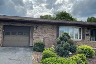 320 S 3rd St, Frackville, PA 17931 - Photo 2
