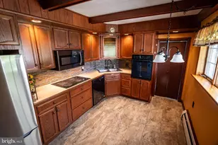 66 E Savory St, Pottsville, PA 17901 - Photo 14