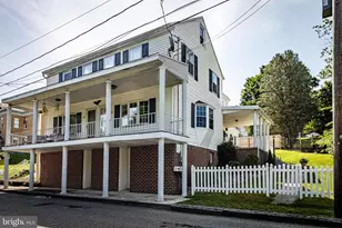 66 E Savory St, Pottsville, PA 17901 - Photo 2
