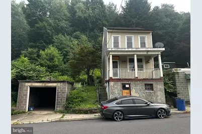 415 Peacock Street, Pottsville, PA 17901 - Photo 2