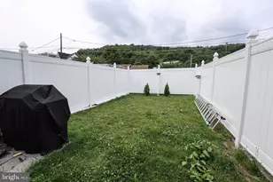 300 S 2nd St, Saint Clair, PA 17970 - Photo 28