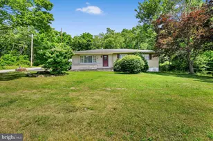 5 Walnut St, Tremont, PA 17981 - Photo 2