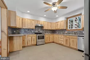 43 E Phillips St, Coaldale, PA 18218 - Photo 12