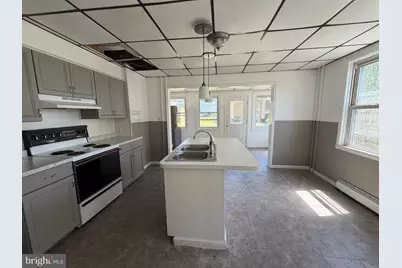 230 W Early Avenue, Coaldale, PA 18218 - Photo 20