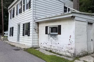 966 S Centre St, Pottsville, PA 17901 - Photo 2