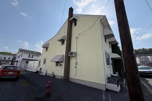 439 Carbon St, Minersville, PA 17954 - Photo 4