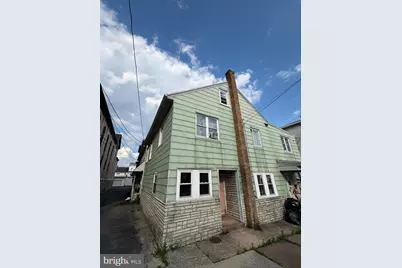 215 N Jardin Street, Shenandoah, PA 17976 - Photo 2