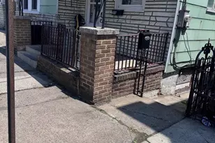 215 N Jardin St, Shenandoah, PA 17976 - Photo 1