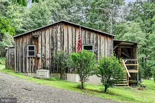 100 Lighthouse Ln, Pine Grove, PA 17963 - Photo 2