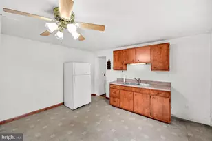 212 N Nichols St, Saint Clair, PA 17970 - Photo 12