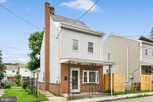 212 N Nichols St, Saint Clair, PA 17970 - Photo 4