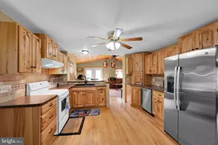 3216 Sweet Arrow Lake Rd, Pine Grove, PA 17963 - Photo 18