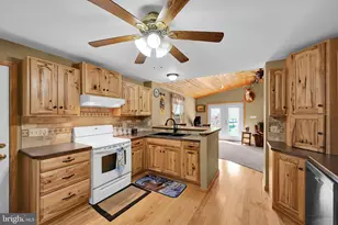 3216 Sweet Arrow Lake Rd, Pine Grove, PA 17963 - Photo 20