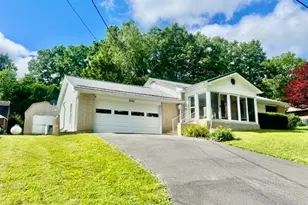 530 W Nicholas St, Frackville, PA 17931 - Photo 1
