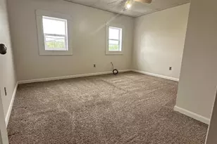 531 W Howard St, Frackville, PA 17931 - Photo 2