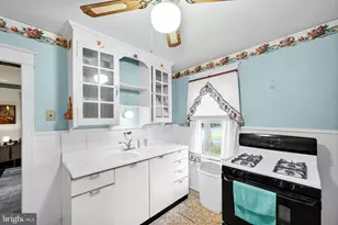 810 E Norwegian St, Pottsville, PA 17901 - Photo 10