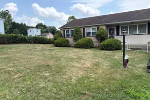 206 Tyson St, New Ringgold, PA 17960 - Photo 2