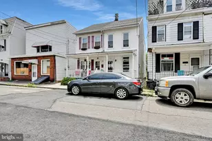 611 Fairview St, Pottsville, PA 17901 - Photo 2