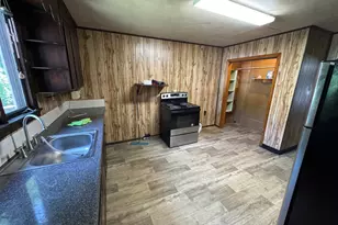 516 E Norwegian St, Pottsville, PA 17901 - Photo 6