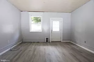 514 W Penn St, Shenandoah, PA 17976 - Photo 6