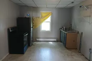 514 W Penn St, Shenandoah, PA 17976 - Photo 6