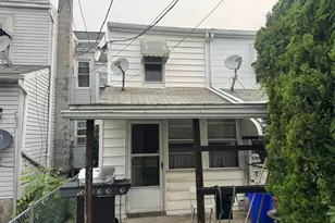 457 Carbon St, Minersville, PA 17954 - Photo 12