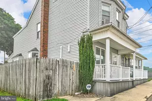 208 S Balliet St, Frackville, PA 17931 - Photo 4