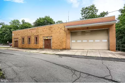 320 N Wolfe Street, Pottsville, PA 17901 - Photo 2