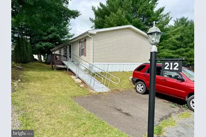 212 Hope Drive, New Ringgold, PA 17960 - Photo 1