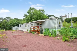 17 Albert Blvd, Pottsville, PA 17901 - Photo 2