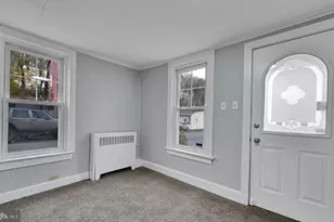 901 Fairview St, Pottsville, PA 17901 - Photo 6