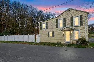 901 Fairview St, Pottsville, PA 17901 - Photo 1