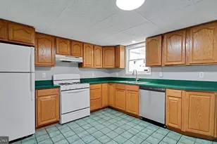 901 Fairview St, Pottsville, PA 17901 - Photo 10