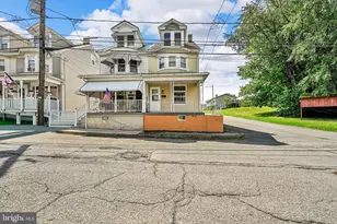 1427 Seneca St, Pottsville, PA 17901 - Photo 2