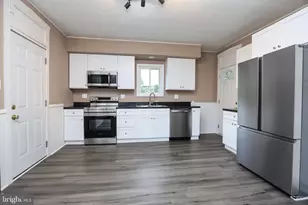 2646 W Main St, Spring Glen, PA 17978 - Photo 14