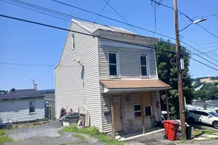 226 Pierce St, Pottsville, PA 17901 - Photo 2
