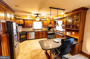 934 Sunbury Rd, Pottsville, PA 17901 - Photo 10