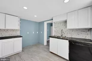 216 W Bacon St, Pottsville, PA 17901 - Photo 16
