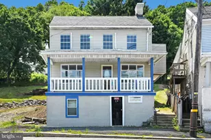 216 W Bacon St, Pottsville, PA 17901 - Photo 2