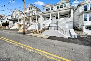 205 S Schuylkill Ave, Shenandoah, PA 17976 - Photo 2