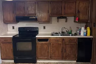 211 N Catherine St, Shenandoah, PA 17976 - Photo 4