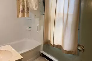 211 N Catherine St, Shenandoah, PA 17976 - Photo 8