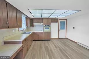 1004 Maple St, Pottsville, PA 17901 - Photo 20