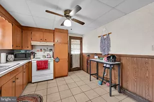 1801 West End Ave, Pottsville, PA 17901 - Photo 30