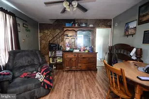 23 N Broad Mountain Ave, Frackville, PA 17931 - Photo 4