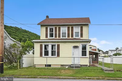 408 E Railroad Avenue, New Ringgold, PA 17960 - Photo 2