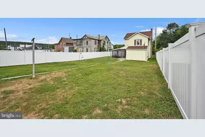 408 E Railroad Avenue, New Ringgold, PA 17960 - Photo 34